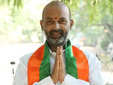 బాప్‌రే బాప్.. బీజేపీలో బండి సంజయే తోపు.. ఈసారి కూడా..!