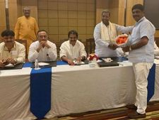 సీఎల్ పీ సమావేశానికి కాంగ్రెస్ పార్టీ ఎమ్మెల్యేలు ఢుమ్మా: హైకమాండ్ కు షాక్: ఆపరేషన్ కమల!