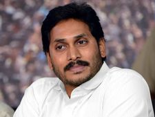పట్టాలెక్కిన పాలన..!  సీయం కుర్చీలో  తొలి సారి కూర్చోబోతున్న జగన్.. !! 