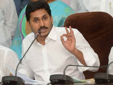 జ‌గ‌న్ హెచ్చ‌రిక‌లు..క‌ర‌క‌ట్ట కింద ప్ర‌కంప‌న‌లు : వ్య‌తిరేక మీడియాను వ‌దళ్లేదు : కొత్త సీఎం దూకుడు.