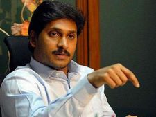 జ‌గ‌న్‌తో ట‌చ్‌లోకి కాంగ్రెస్ హైక‌మాండ్ దూత: ఢిల్లీ వేదిక‌గా కొత్త స‌మీక‌ర‌ణాలు: జ‌గ‌న్ తేల్చేసారు..