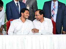 మూడు నాలుగు సార్లు  జగనే సీయం...! ఖడ్గ చాలనం కాదు...కరచాలనం చేద్దామన్న కేసీఆర్..!! 