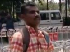 విశాఖ ఎయిర్‌పోర్టులో మళ్లీ కత్తి కలకలం.. ఇది కోడికత్తి కాదు వేటకొడవలి