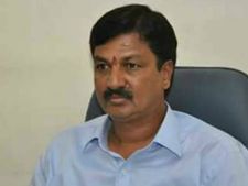 కాంగ్రెస్ రెబల్ ఎమ్మెల్యేల రహస్య సమావేశం, ఆపరేషన్ కమల, పరుగో పరుగు, కష్ట కాలం వచ్చిందా !