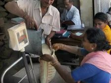 వాట్ ఏ గలీజ్ దందా.. లిక్కర్ ప్రొడక్షన్‌లో రేషన్ బియ్యం..!