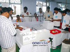 నువ్వా, నేనా కాదు.. మనలో గెలిచేది ఎవరు?.. రంగారెడ్డి పరిషత్ పోరులో పెరిగిన అభ్యర్థులు