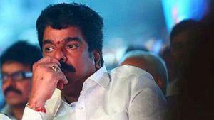 ఆ టీడీపీ మంత్రులపై సంచలన వ్యాఖ్యలు చేసిన బొండా ఉమా .. ఓటమికి వారే కారణం అట  