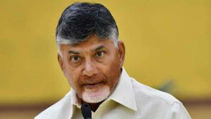 చంద్రబాబు అడగటమే తప్పా.. ప్రజావేదిక కూల్చితే ఏం లాభం.. టీడీపీ నేతల ఆగ్రహం