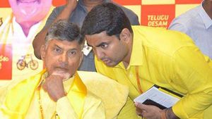 లోకేశ్ న‌ష్టం చేసారు: చ‌ంద్ర‌బాబు వివ‌క్ష చూపారు:  టీడీపీ కాపు నేత‌ల దారెటు..బీజేపీనా..వైసీపీనా..!