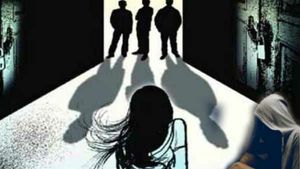 కీచకులు : యువతిని నిర్బంధించి గ్యాంగ్ రేప్.. పది రోజుల పాటు ప్రత్యక్ష నరకం చూపిన కామాంధులు..