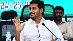 సీఎం తో ముగిసిన సబ్ కమిటీ భేటీ..రాజధాని నిర్మాణంపై  ఫోకస్..! వాయిదా పడ్డ ప్రజా దర్బార్..!!