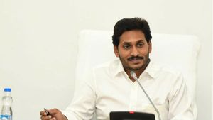 జగన్ కు షాక్ ఇచ్చి ప్రత్యేక హోదా ఇచ్చేది లేదని మరోమారు తేల్చేసిన కేంద్రం ..  నెక్స్ట్ ఏంటి ? 