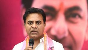 మా తల్లి కూడా భూనిర్వాసితురాలే.. ప్రాజెక్టుల కోసం భూములు ఇచ్చినోళ్లకు పాదాభివందనం : కేటీఆర్