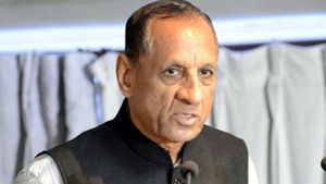గ‌వ‌ర్న‌ర్‌కు మంత్రుల జాబితా: ఆమోదించిన న‌ర‌సింహ‌న్‌: స‌్వ‌యంగా ఫోన్ చేసి స‌మాచారం..!