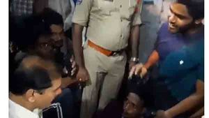  చిన్నారి అత్యాచారంపై అట్టుడుకుతున్న వరంగల్, అధికార పార్టీ ఎమ్మెల్యేకు నిరసన సెగ