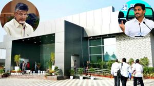 ప్రజావేదిక కూల్చేవేయడం అవివేకమంటున్న టీడిపి..! అదేం కాదంటున్న వైసీపి..!! 