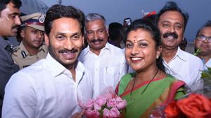 రోజాకు జ‌గ‌న్ పిలుపు: బుజ్జ‌గింపులేనా..ప‌ద‌వి ఇస్తారా: సీఎం ఇచ్చే ఆఫర్ ఇదేనా..!