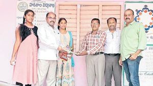సర్కార్ స్కూళ్లకు పెరుగుతున్న క్యూ.. గవర్నమెంట్ బడికి జడ్జి కూతుళ్లు