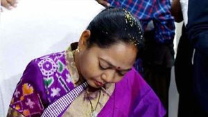 దాడులపై స్పందించిన హోం మంత్రి సుచరిత .. ప్రతీ చోట కాపలా ఉండలేం కదా అంటూ వ్యాఖ్య 