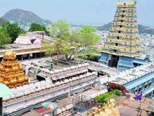 దుర్గగుడిలో తాంత్రిక పూజల మర్మమేంటీ: వైఎస్ జగన్ నజర్: ఇప్పటికైనా వాస్తవాలు తేలేనా? 
