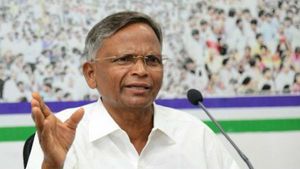 మంత్రి జయరాం కే కాదు ఆ ఎమ్మెల్యేకు 100 కోట్లకు గాలం వేశారట .. వైసీపీ ఎమ్మెల్యే  వరప్రసాద్ సంచలనం 