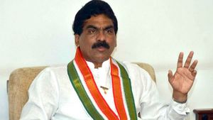 కనిపించని లగడపాటి..! ఎటుపోయెనో సర్వేల ఘనాపాటి..!! 