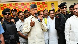 శాంతిపురంలో... అశాంతి రేపిన టీడీపీ,వైసీపీ బ్యానర్ల వివాదం..! బాబు పర్యటన నేపథ్యంలో వెడెక్కిన కుప్పం