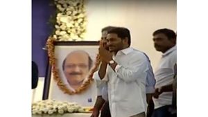 సోమయాజులు ఒక లివింగ్ ఎన్‌సైక్లోపీడియా : సీఎం జగన్