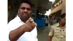 పోలీసులకు ఏందీ దుస్థితి.. హైదరాబాద్ టు ఖమ్మం.. లీడర్ తిట్ల దండకం..! (వీడియో)