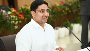 నారాలోకేష్ కు ఆ కీలక బాధ్యతలు అప్పగించిన చంద్రబాబు 