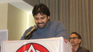 రాజకీయాలకు ఇంటర్వల్..! ఫాన్స్ కోరిక మేరకు సినిమాలల్లో నటించనున్న గబ్బర్ సింగ్..? 