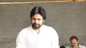 16 నెలలు జైలులో ఉండివచ్చిన దొంగ వైఎస్ జగన్..మీరూ పాదయాత్ర చేయండి!