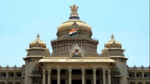 5 మంది రాజీనామాలు ఓకే, 8 మంది రెబల్స్ కు స్పీకర్ షాక్, మరో అవకాశం, లక్కీచాన్స్ ! 