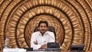 ఆగస్ట్ 15 వేడుకలపై జగన్ సంచలన నిర్ణయం .. అమరావతిలో కాకుండా అక్కడే ఎందుకంటే 