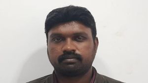న్యూడ్ ఫోటోలు ఇస్తేనే.. రిసెప్షనిస్టు ఉద్యోగం... సాఫ్ట్‌వేర్ ఉద్యోగి  మోసం... పట్టించిన హైదరాబాద్ 
