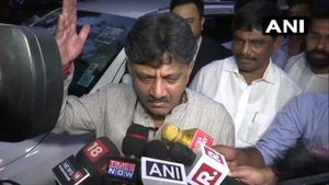 ఈడీ ముందుకు కాంగ్రెస్ ట్రబుల్ షూటర్..డీకే శివకుమార్ అరెస్టు