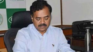  బల్దియా కమిషనర్‌ దాన కిశోర్ బదిలీ, కొత్త కమిషనర్‌గా లోకేశ్