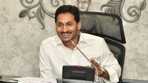 ఏపి లో యువతకు పెద్ద ఎత్తున చేయూత..! సీఎం జగన్‌ పై ప్రశంసలు కురిపిస్తున్న యూత్..!! 