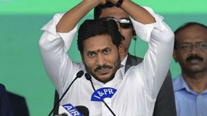  జగన్ పంద్రాగష్టు మొదటి ప్రసంగం: ఎందుకీ ఆహాకారాలు, గతిని మార్చే చట్టాలు తెచ్చాం