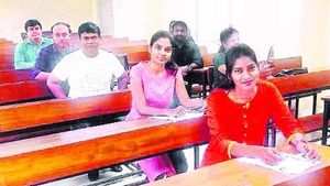 ఎమ్మెల్యే పరీక్ష రాసిండ్రు.. ఎన్నికలు కాదులే..!