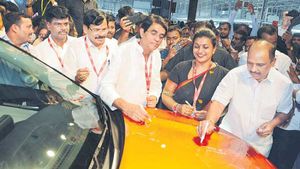 ఎంపీ మాధవ్ నిరసనతో కలకలం : మంత్రులు..విదేశీ ప్రతినిధుల ముందే : జగన్ ఆగ్రహం...!