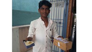 కడప కుర్రాడు..తన పేరు మీద ఉన్న పార్సెల్ చూసి స్పృహ తప్పాడు!
