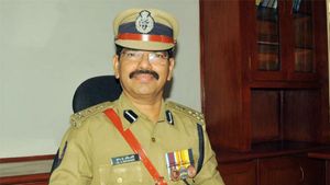  రౌడీ షీటర్ల మేళా ... తెలుగు రాష్ట్రాల్లో ఫస్ట్ టైమ్ ..వరంగల్ పోలీసుల సెన్సేషన్ 