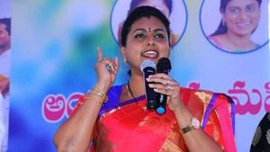 రోజా ప్రసంగంలో స్లిప్.. అవాక్కయ్యారు : టీడీపీ.. ప్రజారాజ్యంలో అలా..జగన్ ఇలా..!!