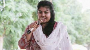ఎమ్మెల్యే సౌమ్యా రెడ్డికి బంపర్ ఆఫర్: సినీ స్టార్స్ నగ్మా, కుష్బు, రాజీనామా దెబ్బ, భలేచాన్స్! 