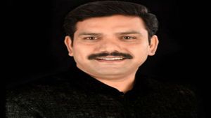 అరుణ్ జైట్లీకి నివాళి, పప్పులో కాలేసిన నేత, సీఎం కొడుకు ఎప్పుడు సీఎం అయ్యారు?