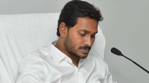 పంద్రాగస్టు సంరంభం: విజయవాడలో వైఎస్ జగన్: జిల్లాల్లో జెండాలను ఎగురవేసేది వీరే..