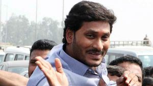 రేపు పులివెందులకు జగన్..! ఢిల్లీలో బిజీబిజీగా ఏపి సీఎం..!! 