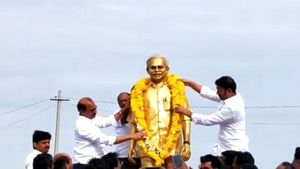 వైఎస్ వివేకా విగ్రహావిష్కరణ: రాష్ట్రంలో ఇదే మొదటిది