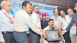 ఏసీఏ పైన పట్టు బిగించిన విజయ సాయిరెడ్డి..!!  తమ వారితోనే కార్యవర్గం: భవిష్యత్ హోదా కోసం..!